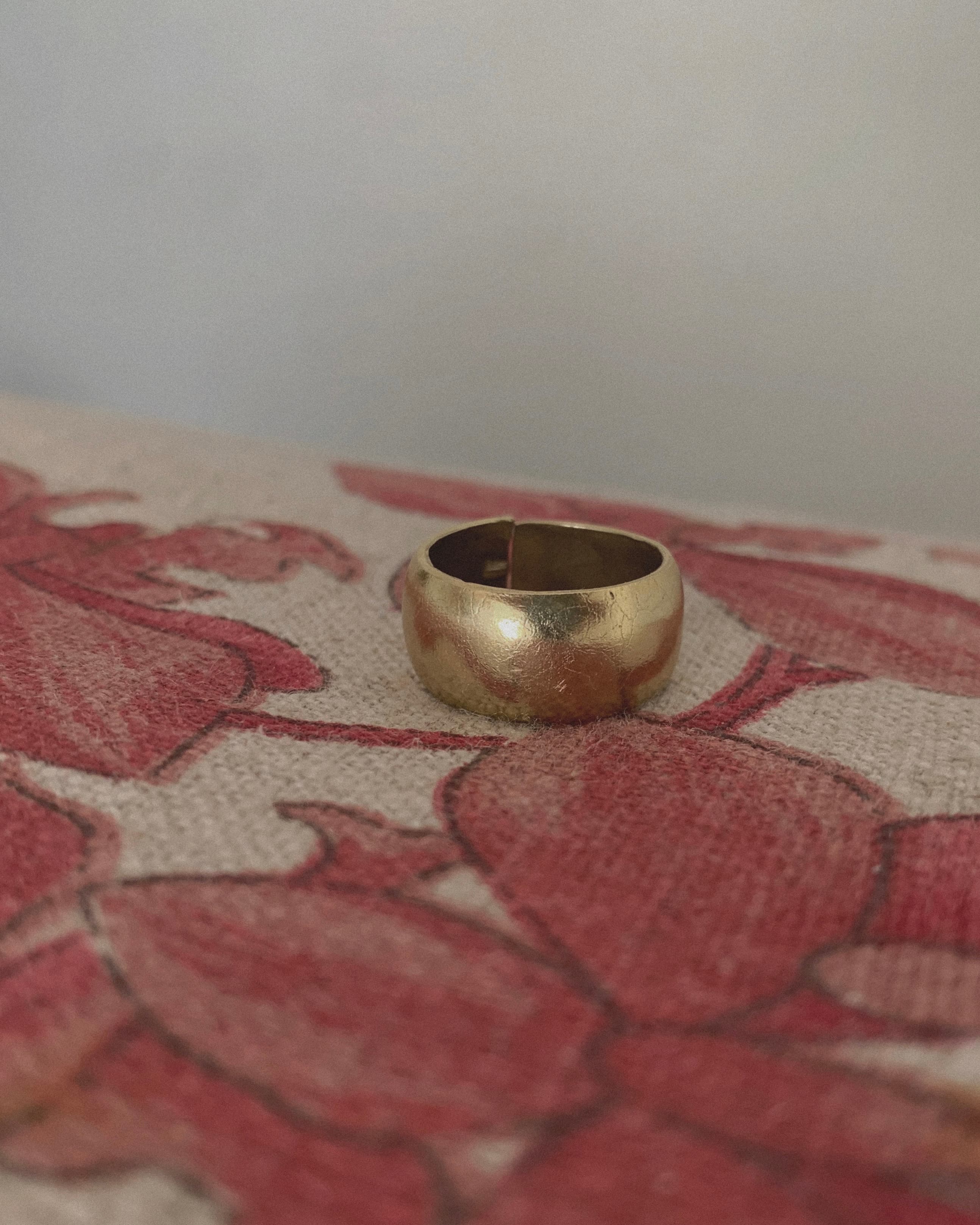 Anillo de Bronce Ajustable con Acabado Dorado Mate - 2