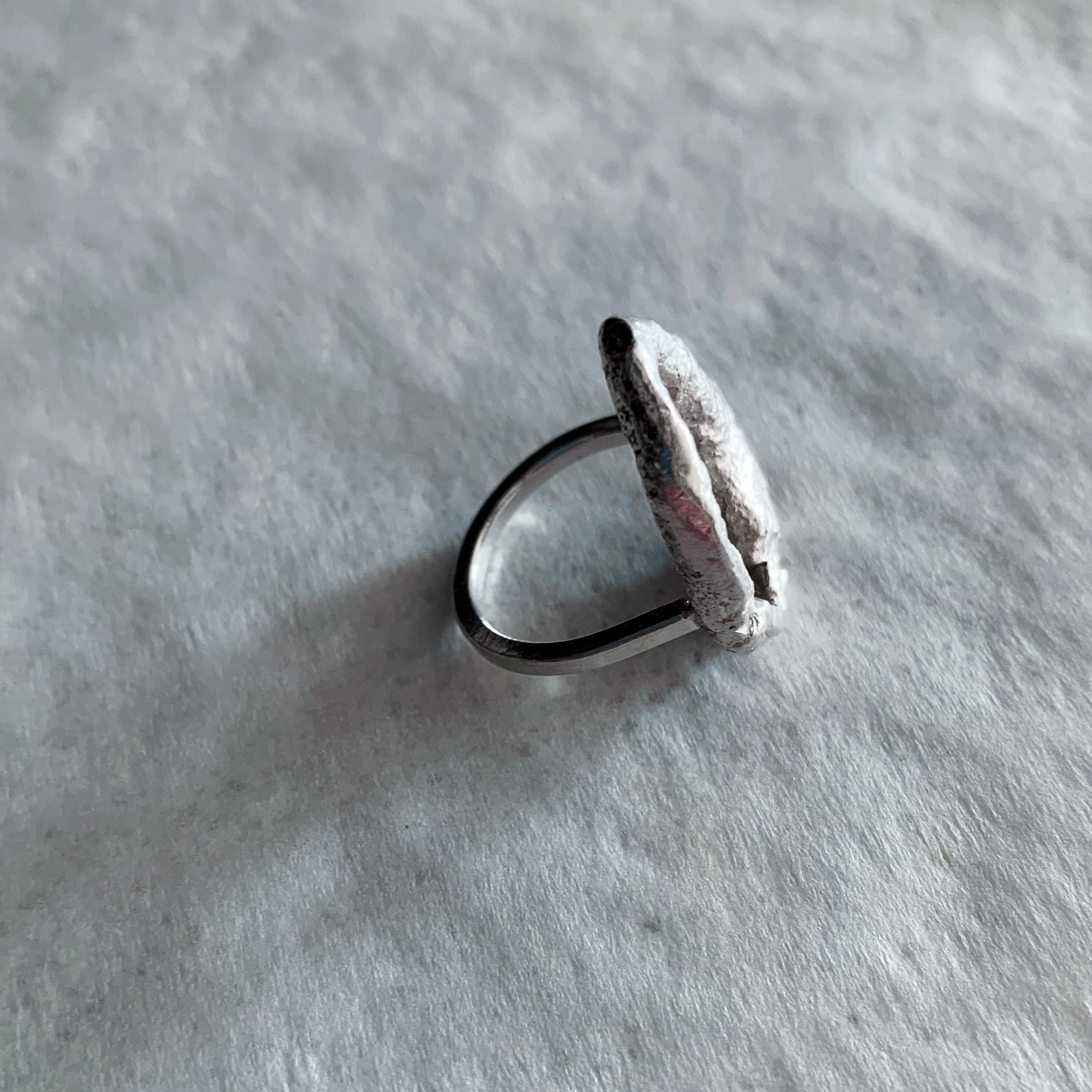 Anillo fuego plata 950 artesanal chileno orfebrería única Paola Muñoz Santiago