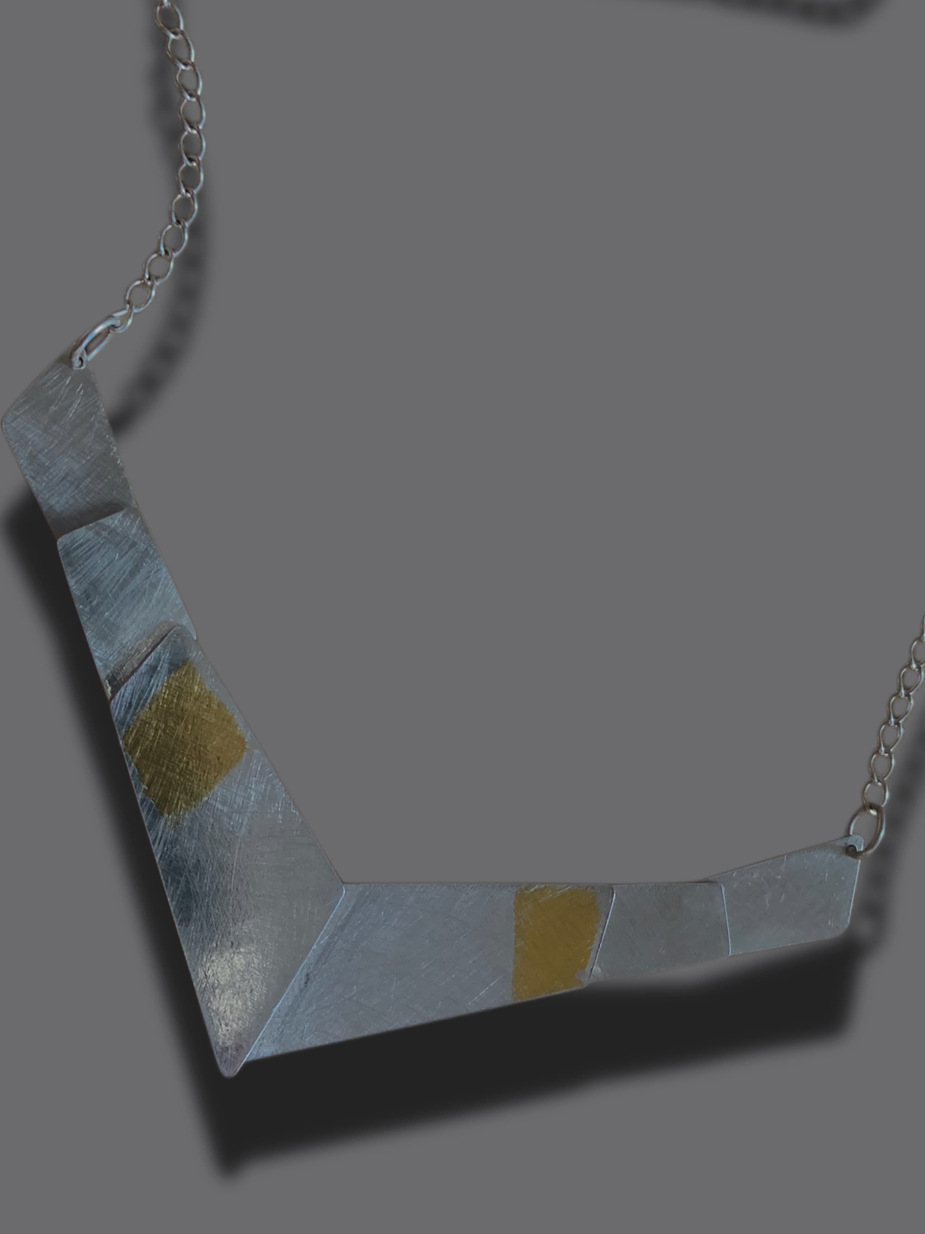 Collar Kum Boo